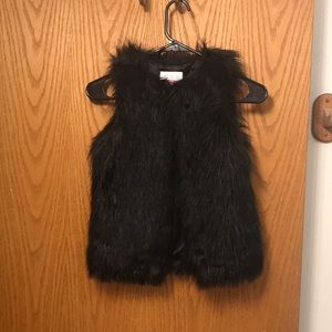 Faux fur vest, black, child 5/6
